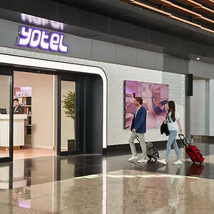 מלון Yotel Airport, Entrance